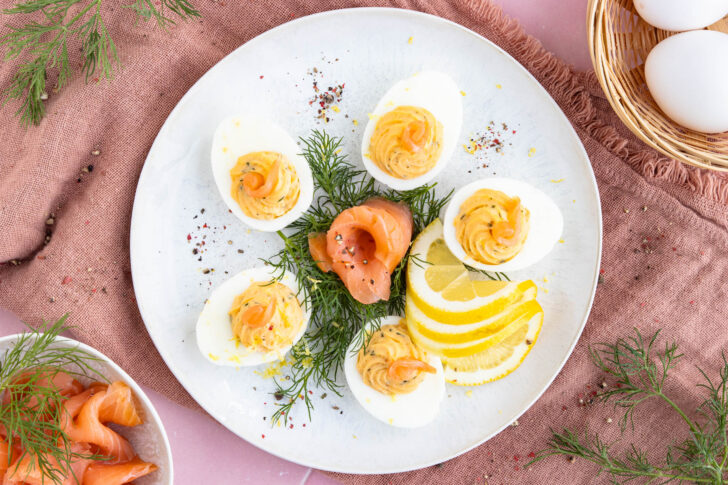 Gefüllte Eier mit Lachs