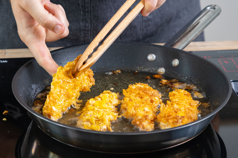 Hähnchen mit Cornflakes-Panade