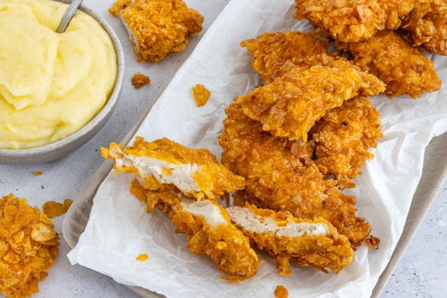 Hähnchen mit Cornflakes-Panade | Rezept - eat.de