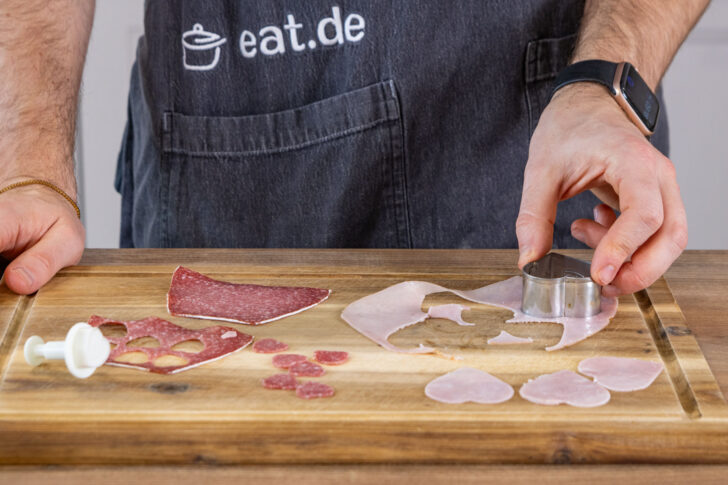 Wurst herzförmig ausstechen