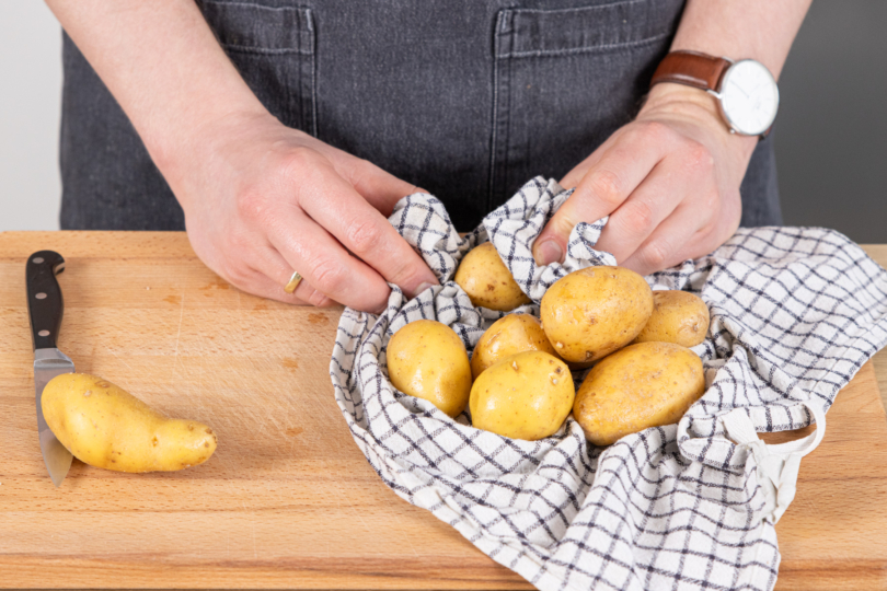 Kartoffeln trocken reiben