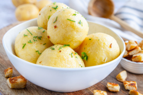 Kartoffelklöße aus gekochten Kartoffeln