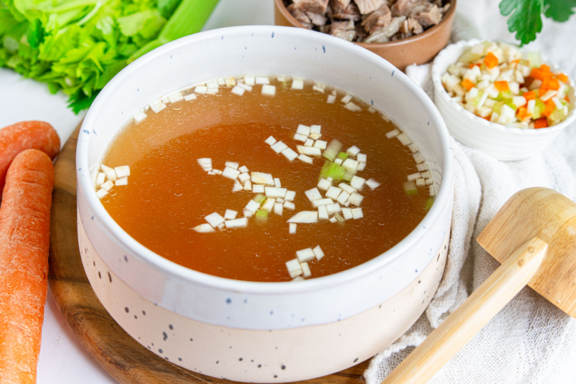 Grießnockerlsuppe nach Omas Rezept: wenn es nach den Feiertagen leicht ... Grießnockerlsuppe nach Omas Rezept: wenn es nach den Feiertagen leicht ...