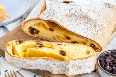 Klassischer Topfenstrudel