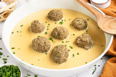 Köttbullar-Soße selbst zubereiten