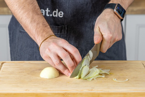 Zwiebel schneiden