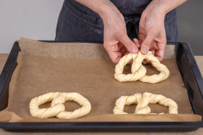 Puddingbrezeln legen