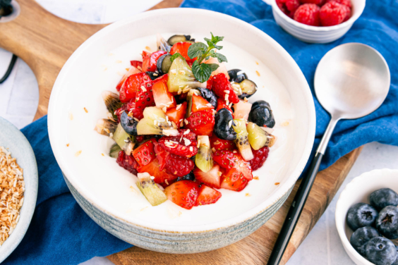 Quarkspeise mit frischen Früchten | Rezept