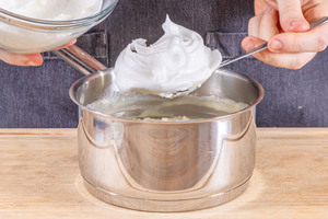 Eischnee unterheben