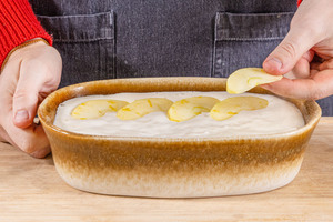 Apfelscheiben verteilen