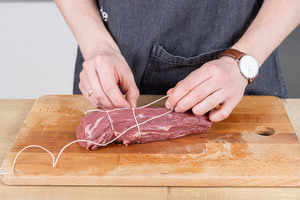 Fleisch zusammen binden