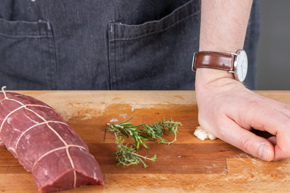 Rinderfilet am Stück im Backofen garen Rezept eat.de