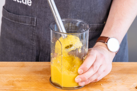 Schnelles Joghurt-Mango-Dessert im Glas | Rezept