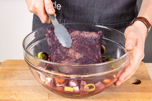 Fleisch aus Beize nehmen