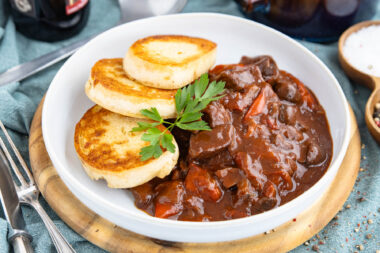 Schwarzbiergulasch