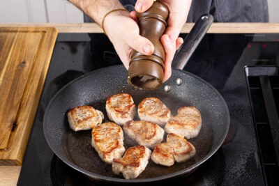 Schweinemedaillons anbraten