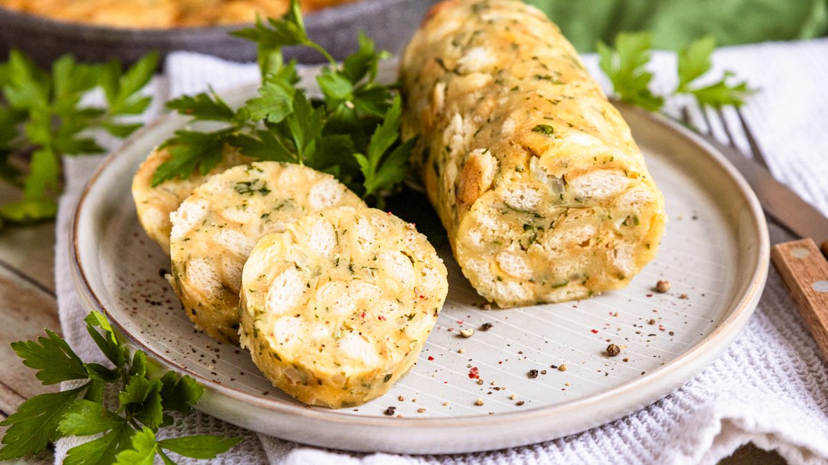 Serviettenknödel aus dem Dampfgarer | Rezept- eat.de