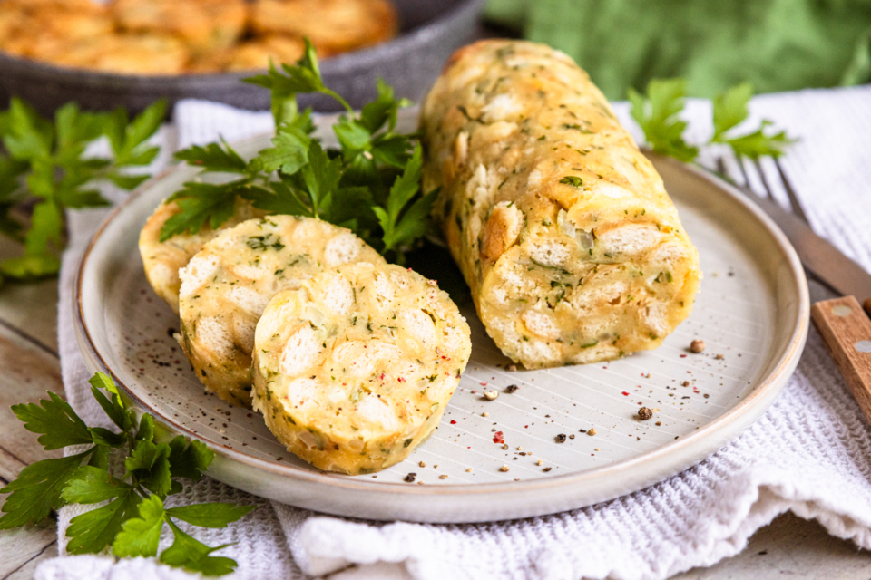 Serviettenknödel aus dem Dampfgarer | Rezept- eat.de