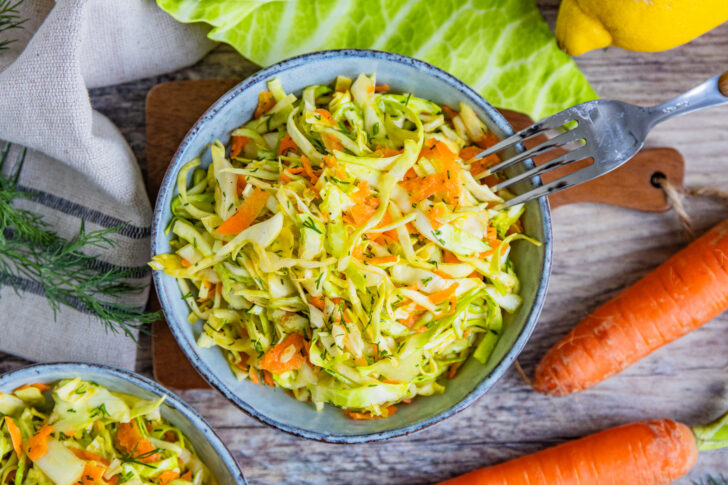 Spitzkohlsalat mit Möhren