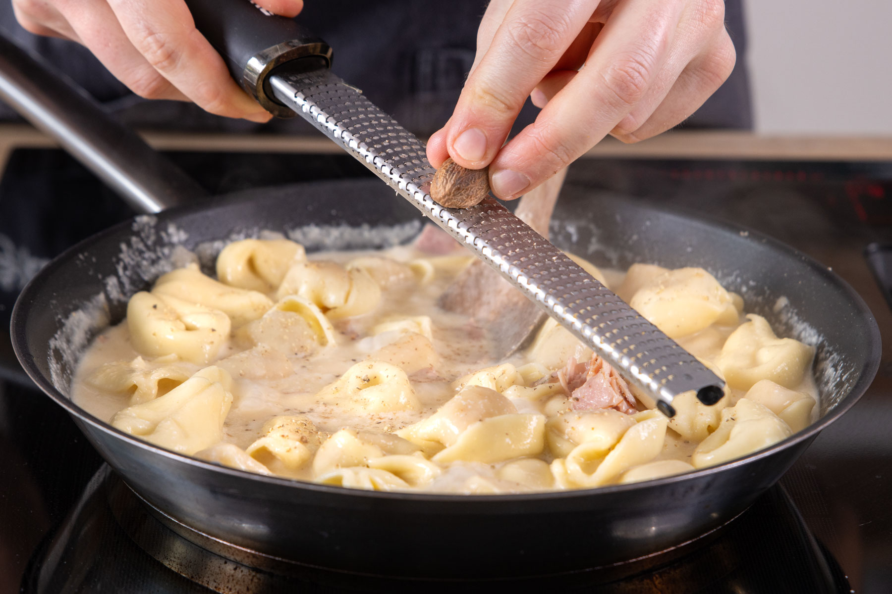 Tortellini in Schinken-Sahne-Soße | Rezept