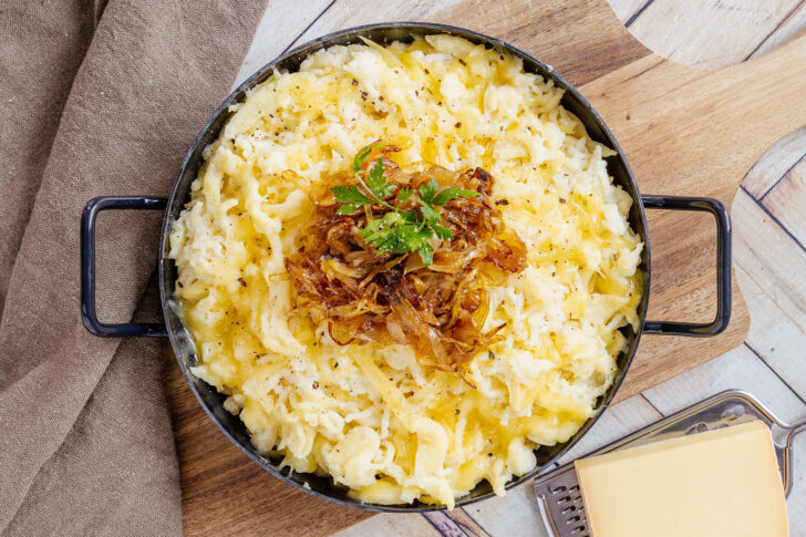 Allgäuer Kässpatzen mit Röstzwiebeln