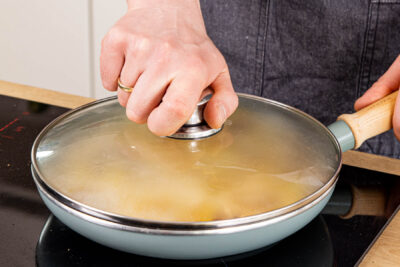 Bauernfrühstück wie bei Oma abgedeckt stocken lassen