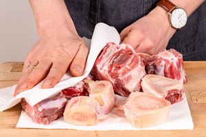 Fleisch abtupfen