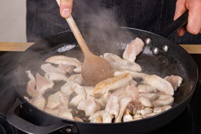 Hähnchen in der Pfanne anbraten