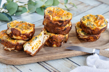Eier-Muffins mit Schinken und Käse