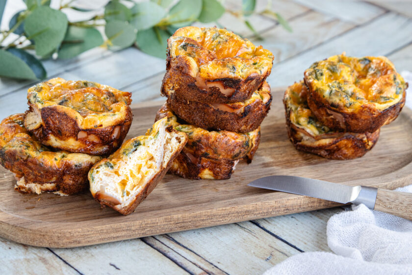 Eier-Muffins mit Schinken und Käse