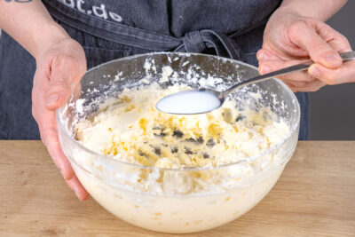 Milch zur Butter geben