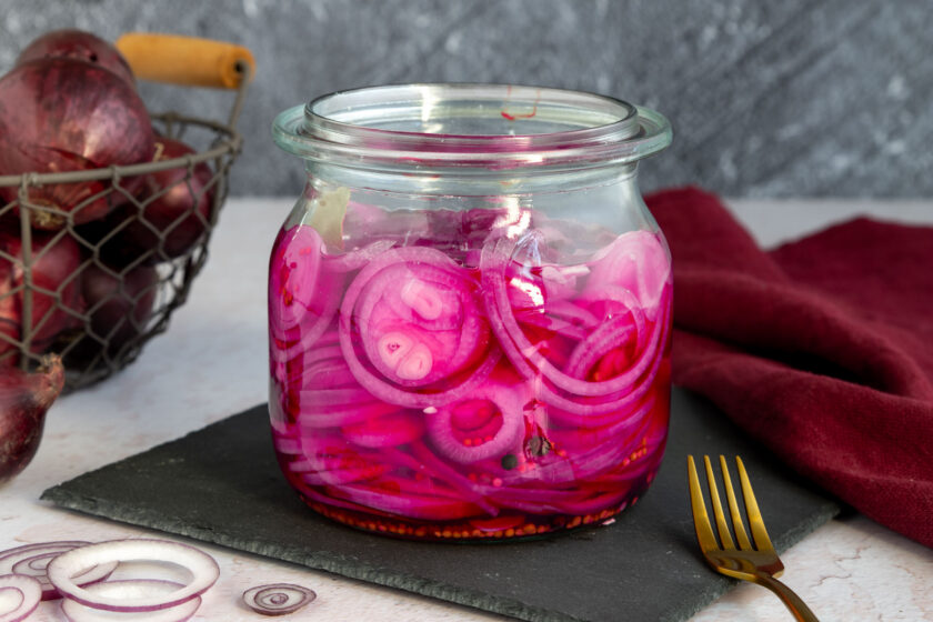 Eingelegte rote Zwiebeln