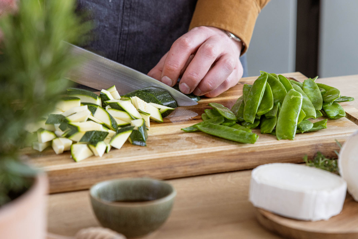 En papillote mit Gemüse und Ziegenkäse aus Frankreich