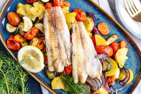 Fischfilet im Ofen mit Gemüse