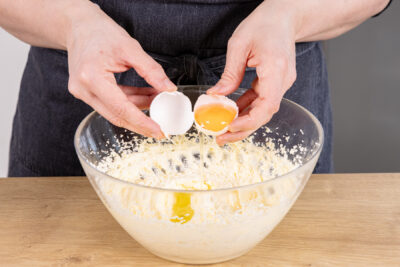 Eier dazugeben