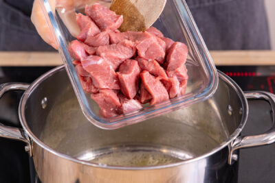 Fleisch anbraten
