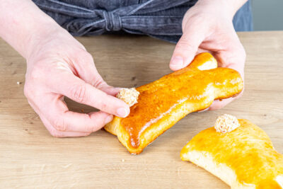 Quarkhasen aus Quark-Öl-Teig mit Giotto dekorieren