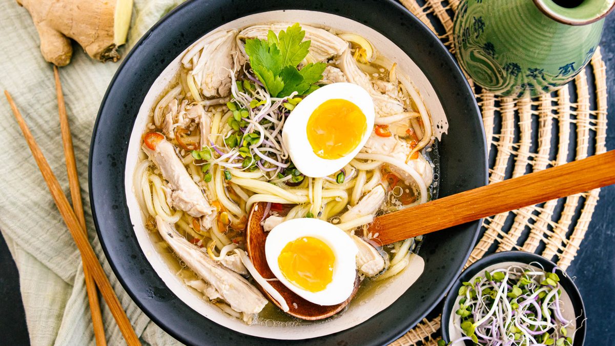 Ramen mit Huhn und Ei | Rezept- eat.de