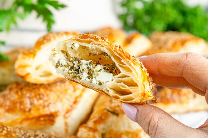 Schafskäse mit Blätterteig