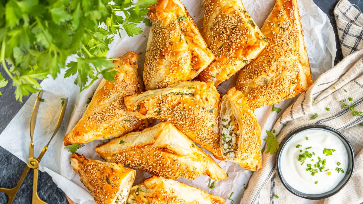 Schafskäse mit Blätterteig