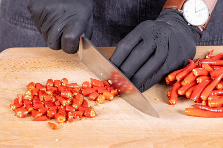 Chilis schneiden