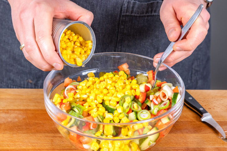 Mais zum Salat geben