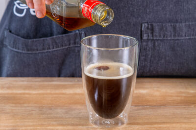 Amaretto dazu gießen