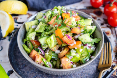 Türkischer Coban-Salat