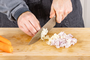 Knoblauch schneiden