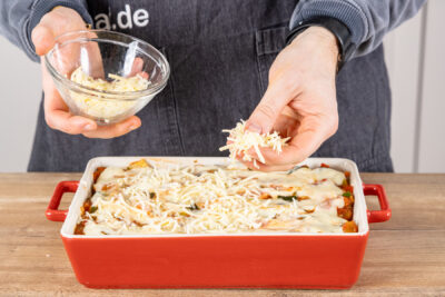 Gouda darüber streuen