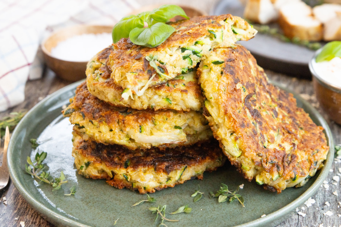 Zucchinipuffer mit Haferflocken