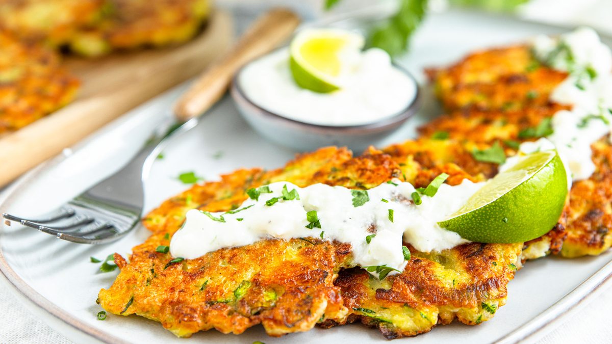 Zucchini-Puffer mit Kartoffeln
