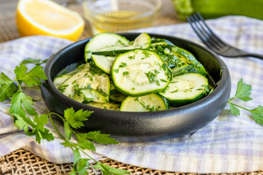 Zucchini-Salat schnell & einfach
