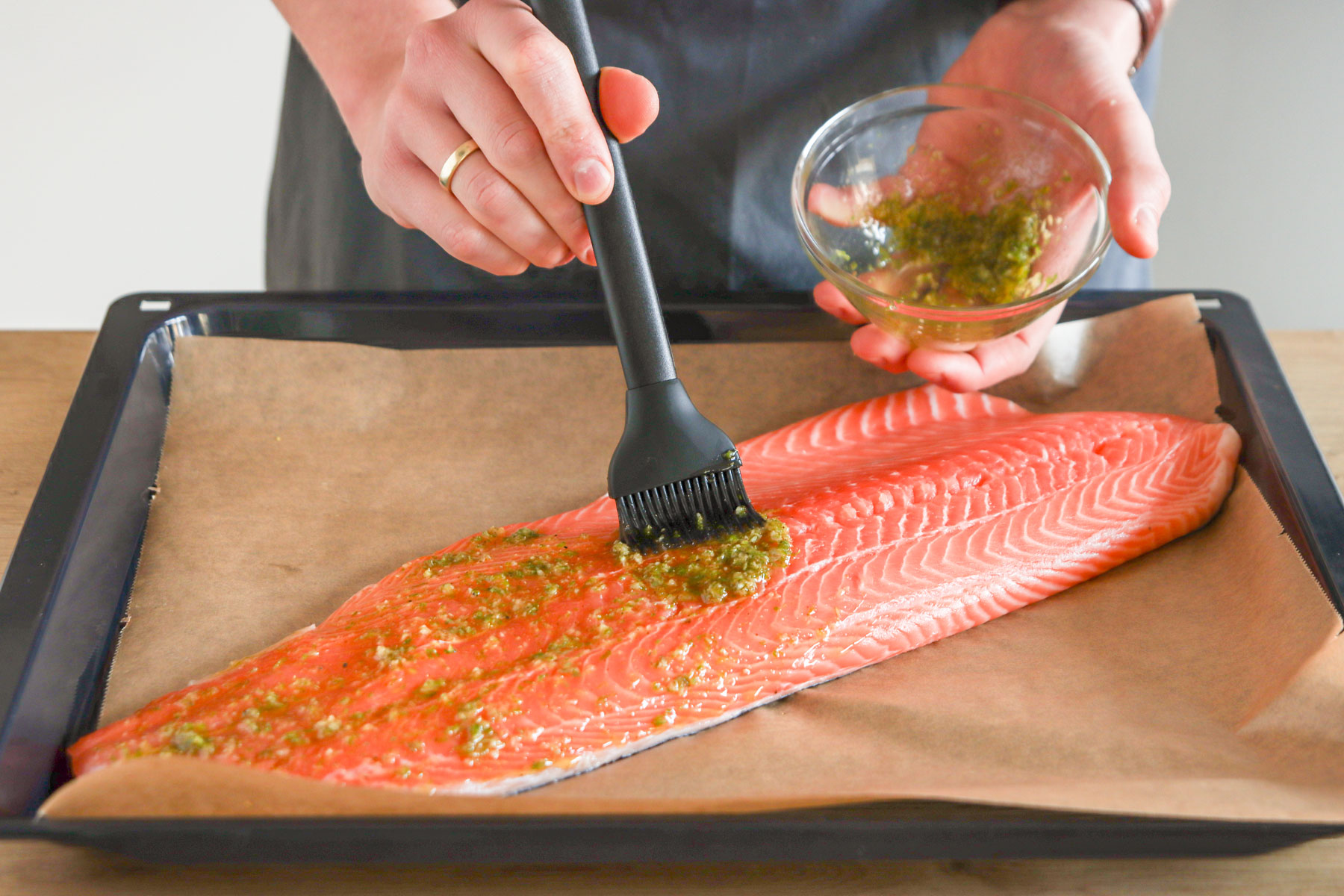 Lachs mit Haut im Ofen saftig garen: zart &amp; saftig